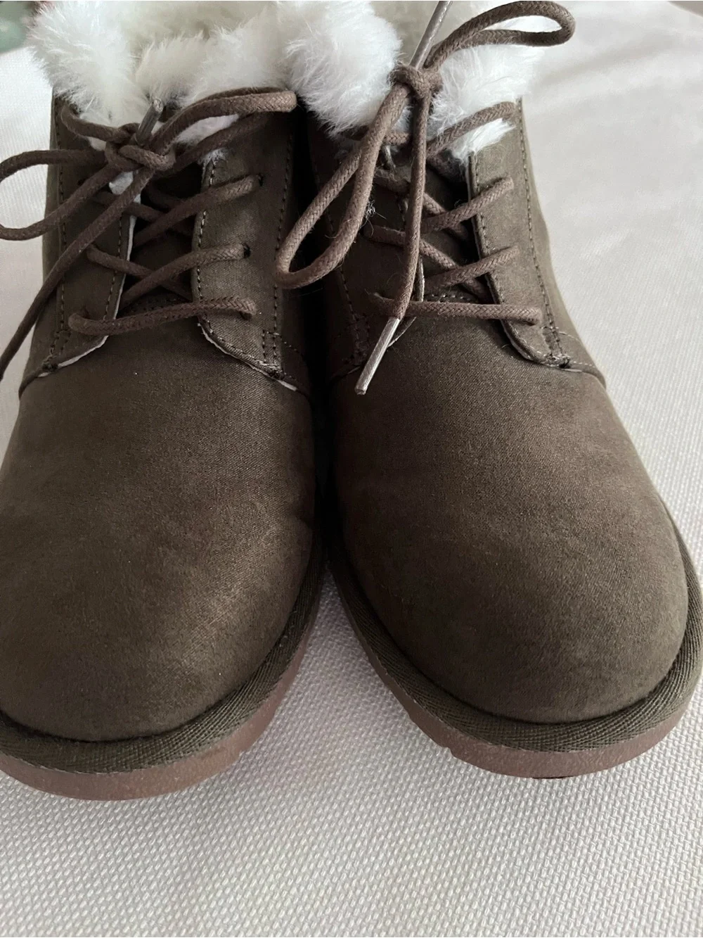 Makala Kora olive green faux suede lace up ankle boots size 8